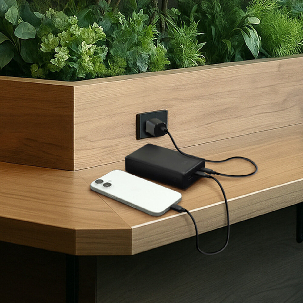 【Mobile Battery】Safety and charging performance are indispensable! Compatible with simultaneous charging of 3 devices & pass-through charging