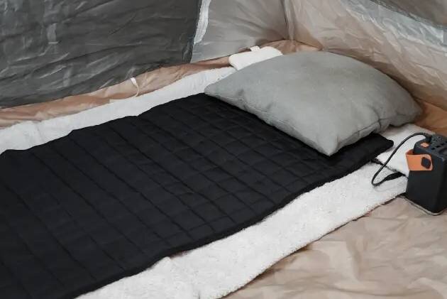 【防寒】もはや暖房いらず!? モバイルバッテリーだけで12時間温かいホットマット