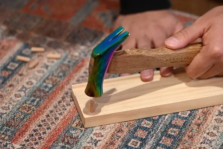 【DIY】A stunning sight! The craftsmanship of Tsubame-Sanjo shines in this "lifetime" hammer