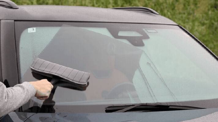 【Time-saving Car Care】 Water draining + drying in an instant!? The Carbon Sweeper that doesn't leave streaks