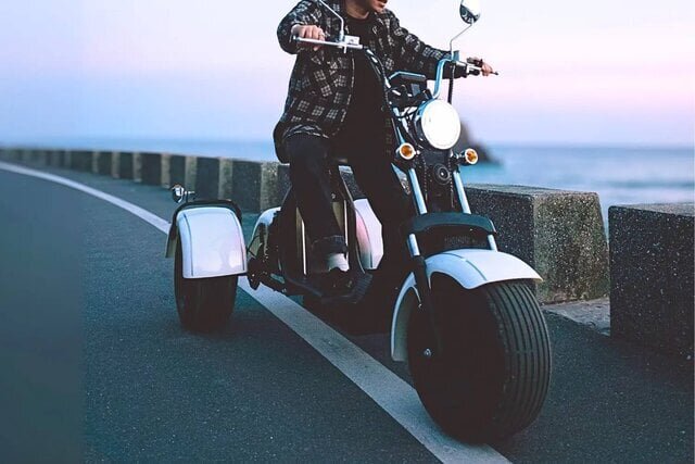 【新しい移動手段】30万円以下から買える！3輪＆4輪電動モビリティデビューにはコレだ