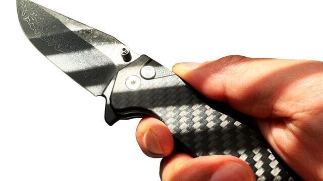 【Knife】A piece I want to develop! The beautiful “Black Damascus Steel” offers overwhelming sharpness that lasts