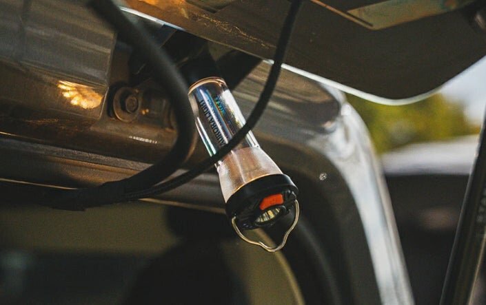 【Aurora Lamp】Also sticks to the body! Multiple irradiation modes & high-spec model that can be used for 18 hours.