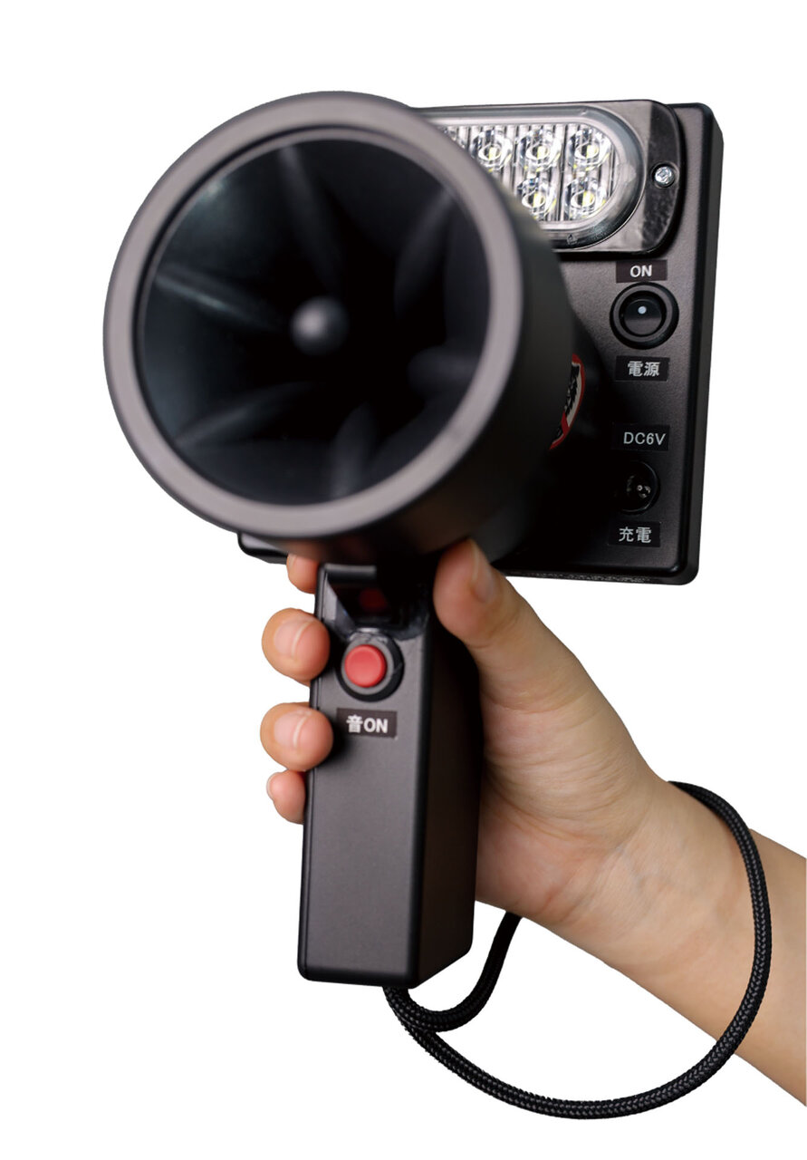 【クマ対策】害獣駆除のプロが本気で開発！音と光で遭遇に備える「携帯型クマ撃退機」