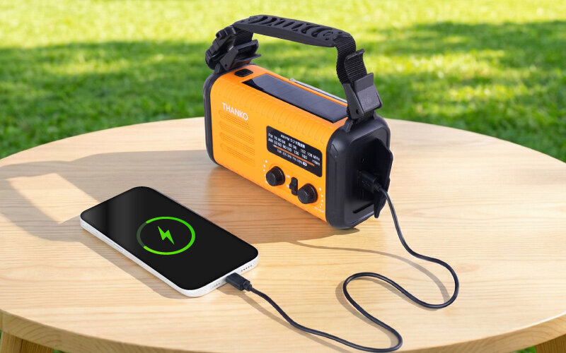 【Power Outage Preparedness】Equipped with a Large Capacity 20000mAh Battery! Hand Crank & Solar Powered “8in1” Radio