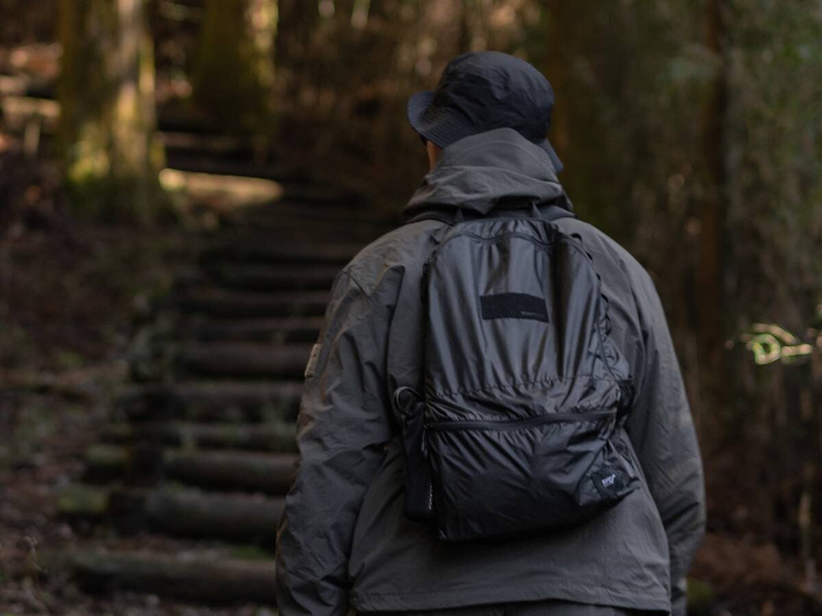 I was surprised by the super lightweight "225g"! A versatile packable backpack that can be expanded with gear loops
