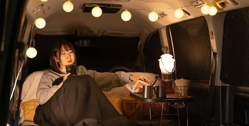 【車中泊ギア】この暖かさ、まるで魔法瓶!? 寝袋でも毛布でもない「鷲尾式起毛」って？