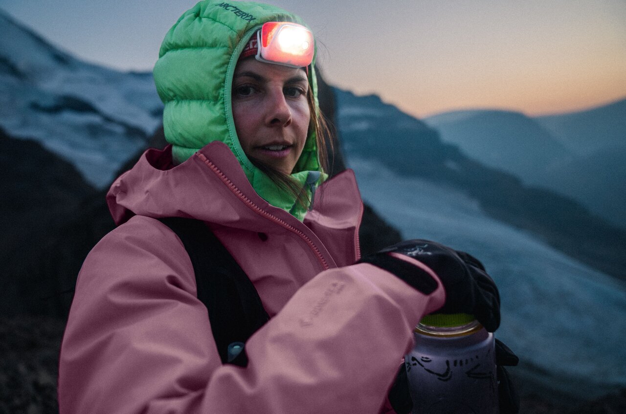 Conquer extreme hikes! The new hard shell from Arc'teryx "Beta" series