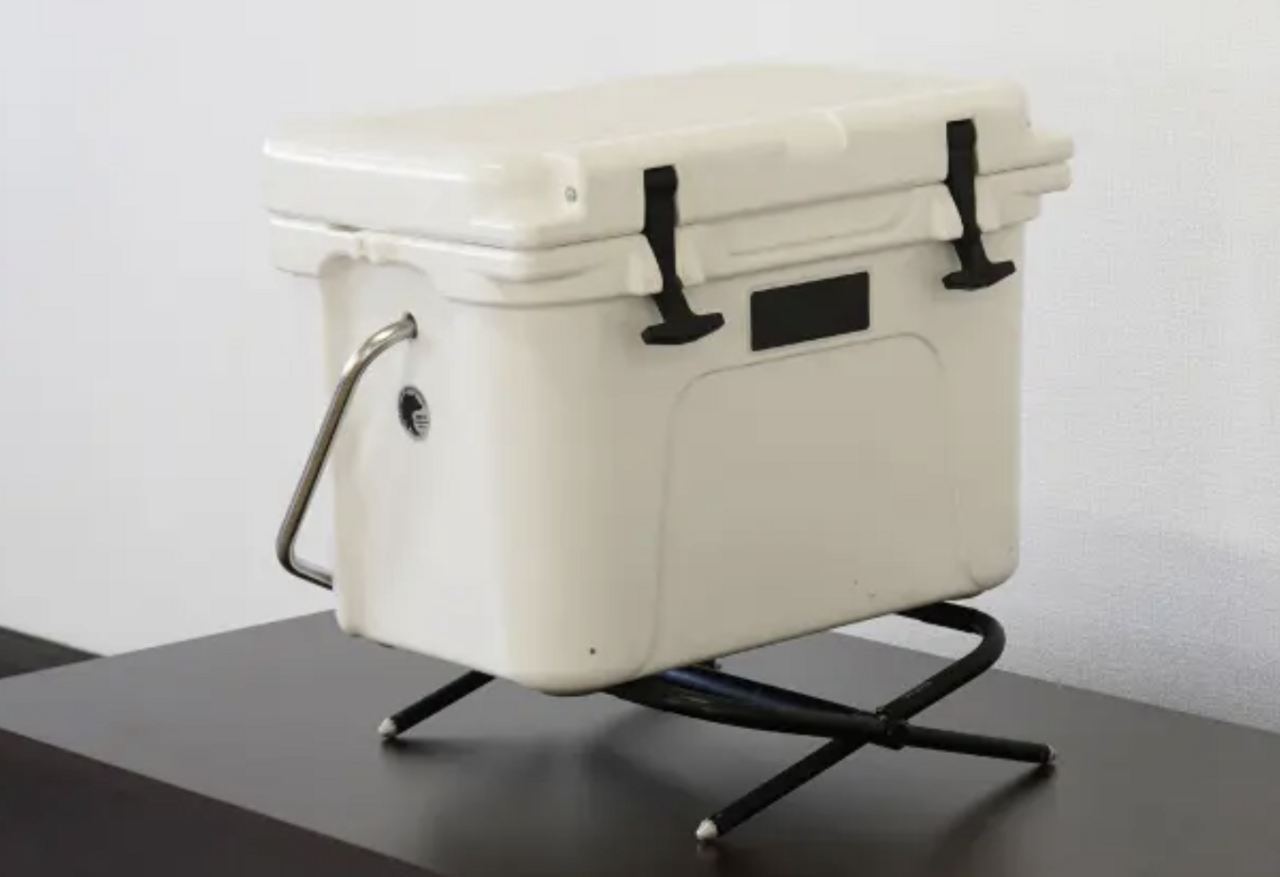 【Cooling】Extend the life of ice! Place it on the stand and the cooler box will show its "true power"!