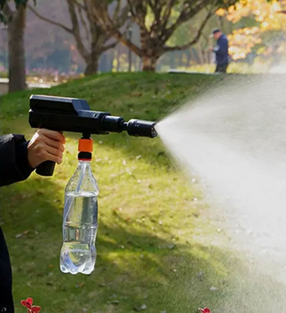 【Car Care】The power from a plastic bottle! Shine even the wheels with this portable high-pressure washer