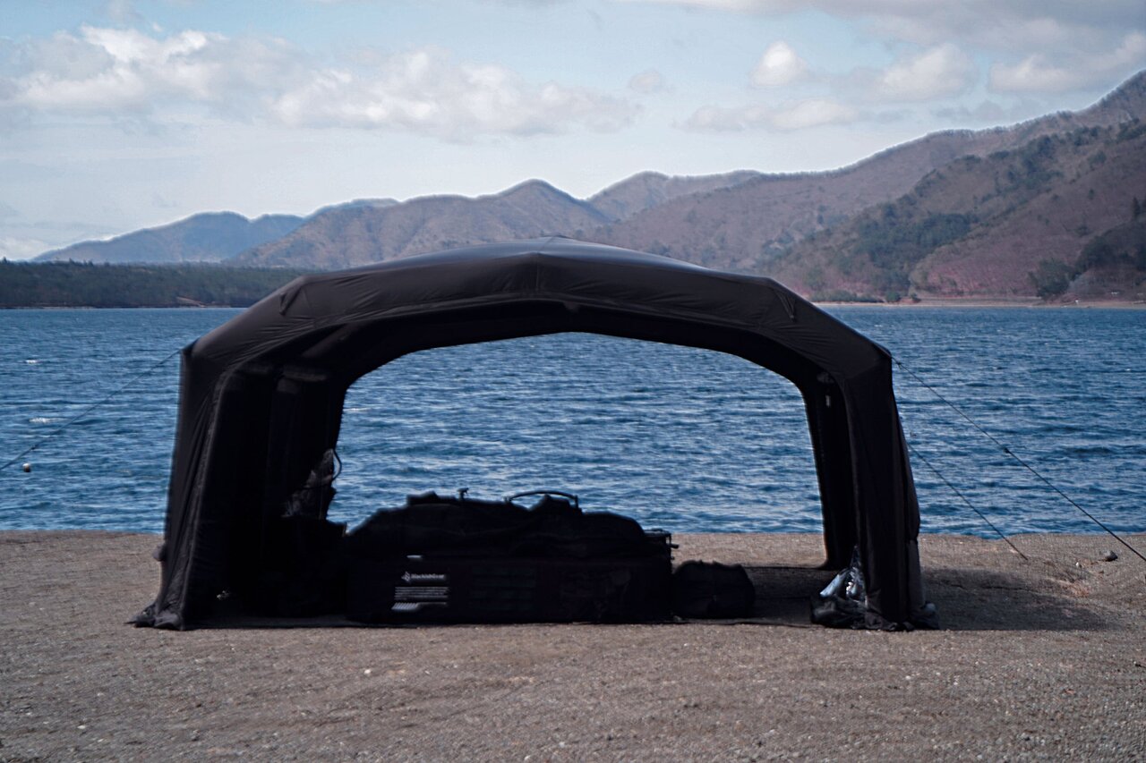 さすがに広すぎる〜！携行しやすい超軽量大型ブラックエアテントが欲しい