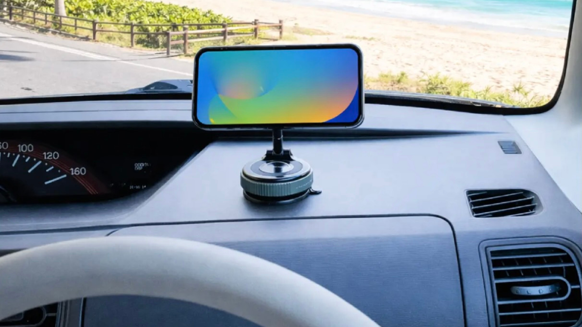 【In-car】 Stick it, peel it off, and stick it again! Enjoy a comfortable drive with the “1-second installation” smartphone holder