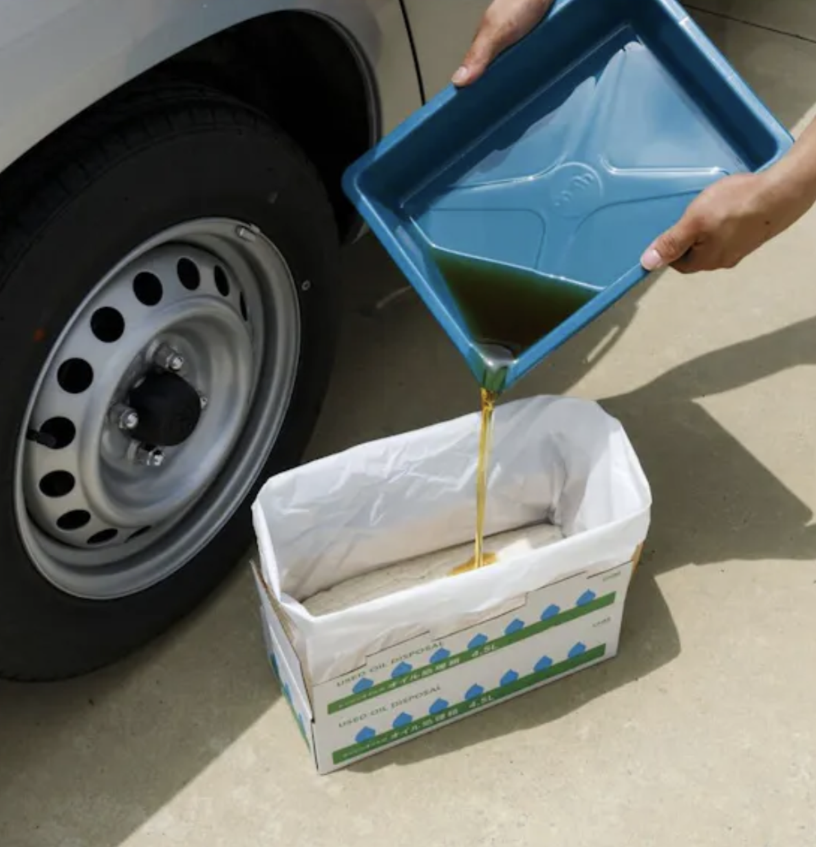 【Car Maintenance】How to Dispose of Waste Oil? The Cainz "Oil Treatment Agent" for 248 yen is excellent