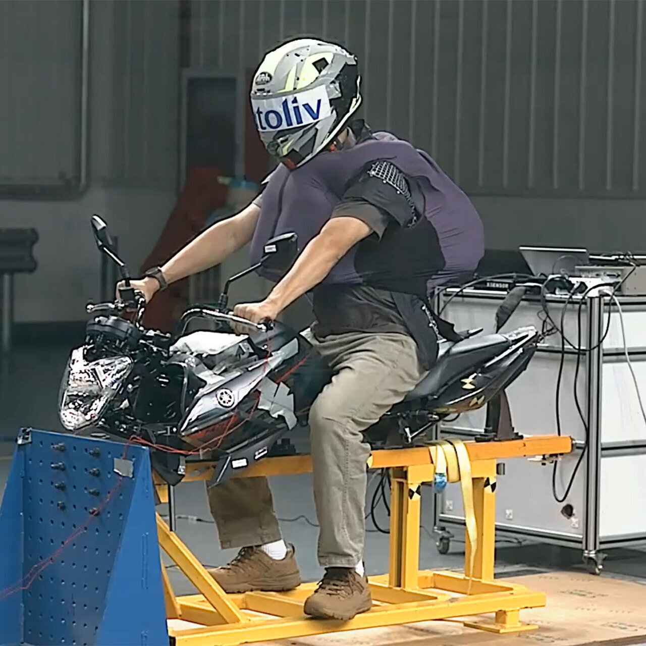 [Motorcycle] Specializing in public road use! An airbag vest for motorcycles that fully deploys in about 0.049 seconds