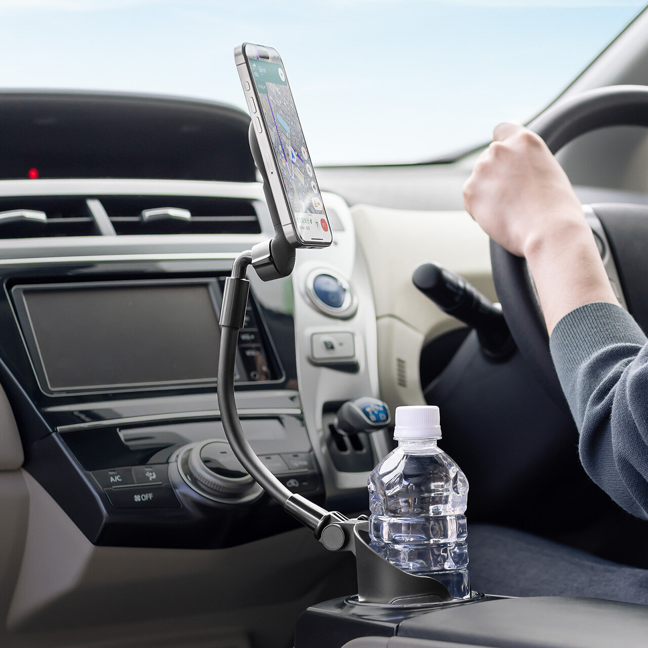 【Car Convenience Goods】Attach to existing holder! Simultaneously set up smartphone & drink for a tidy driver’s seat