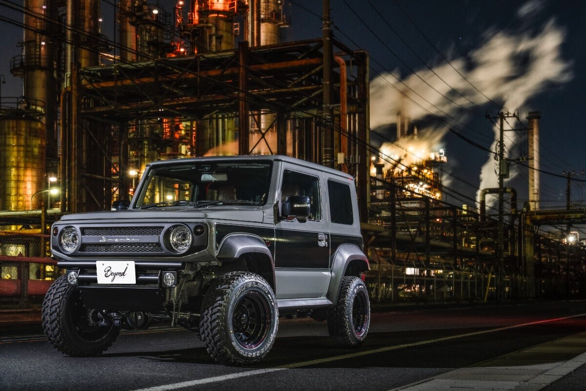Balancing ruggedness and sophistication! Custom Jimny finished with a pipe bumper and dedicated grill