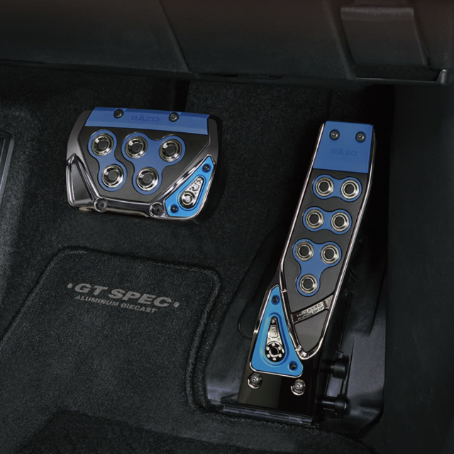 【Car Accessories】Customize your beloved vehicle to be “Racy”! Aluminum pedal set that enhances foot control