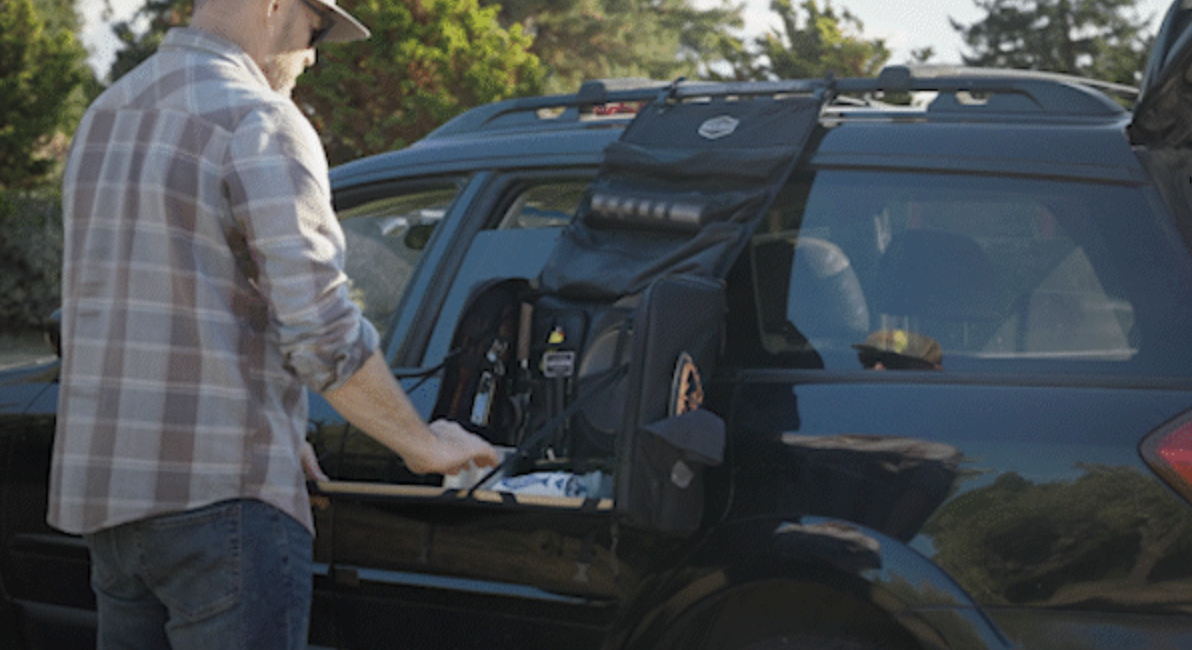 【Car Camping】“3-second deployment” creates a workspace! The bag transforms into a work shelf & simple table!