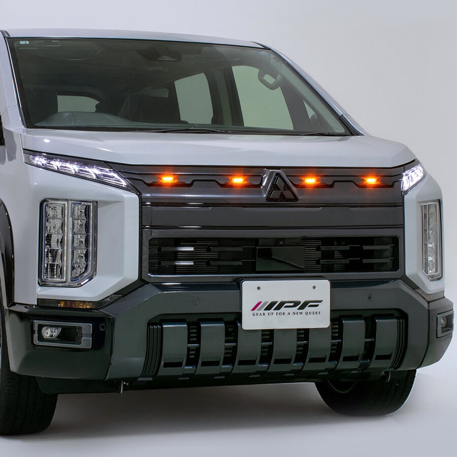 【SUV】純正級の一体感！“3万円台”でフルセット揃うベゼル付きグリルマーカー