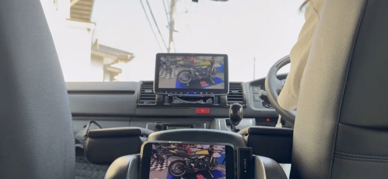 【車載ガジェット】GWの渋滞もへっちゃら!? 挿すだけ完全ワイヤレスで画面投影だ