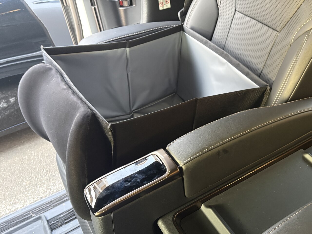 【Spring Leisure】As soon as it's sunny, take it out! I tried putting a full set of chairing tools in the 3COINS "Storage Box with Cushion for CAR."