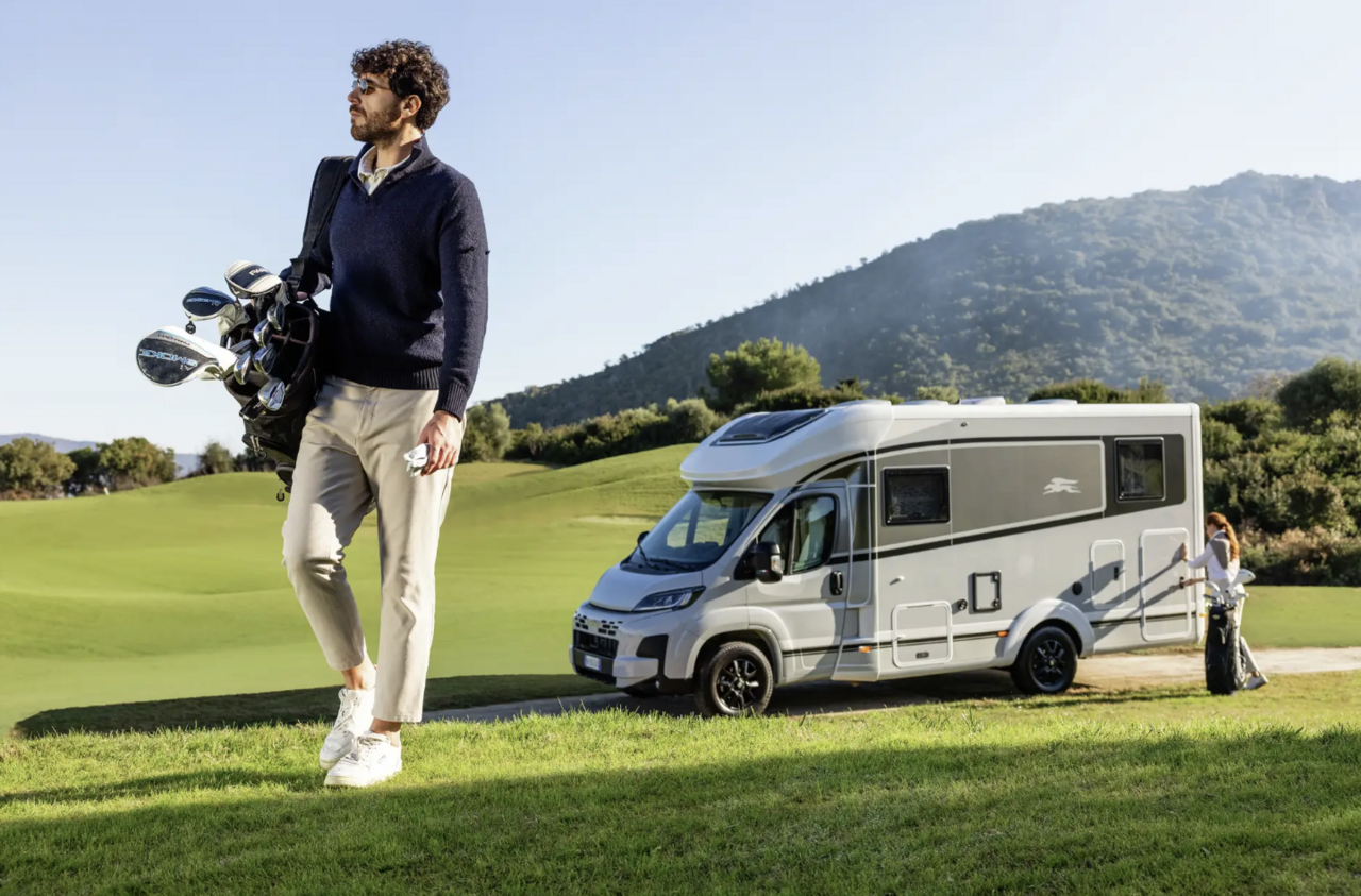 【国内限定各1台】もはや“走るスイートルーム”だ！名門LAIKA「Ecovip Titanio」特別仕様車