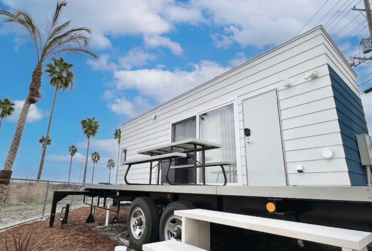 【Shizuoka Prefecture, Ito】A relaxed dual-base lifestyle with a vacation home subscription! A trailer house facility with sauna & BBQ facilities.