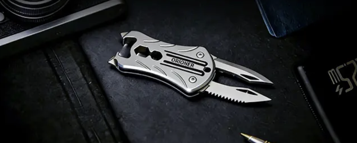 【Multi-tool】Concentrated "8 functions" in an ultra-compact body! An EDC tool suitable for an adult's companion.
