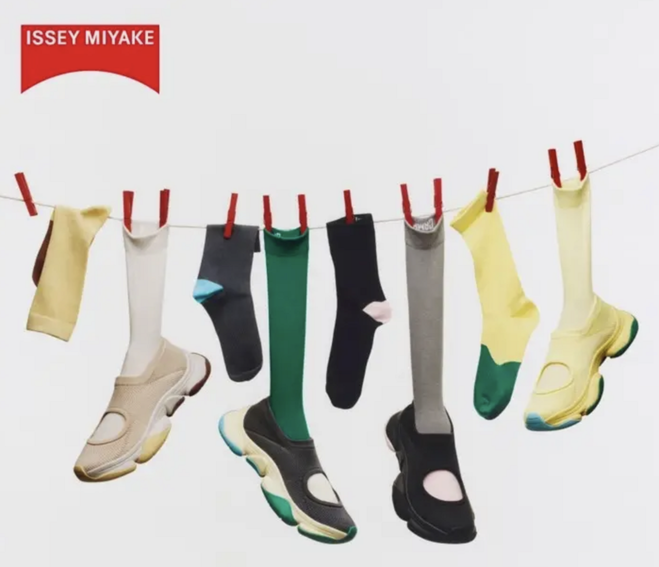 【Issey Miyake × Camper】Set of 2 socks included! Collaborative sneakers perfect for spring