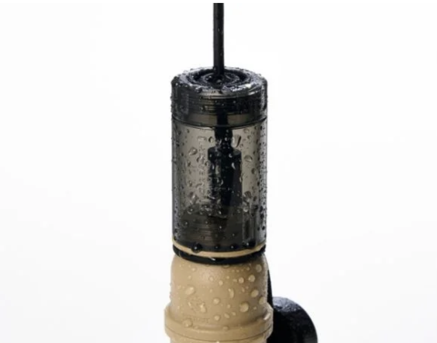 No problem if it gets splashed! Elecom charging waterproof cap dedicated to outdoor batteries