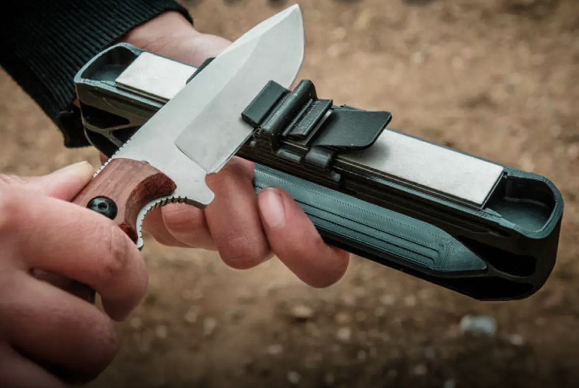 【An Adult's Pleasure】“Sharpening” outdoors is the best! Cultivating your beloved knife into a lifelong companion with a fine sharpener.