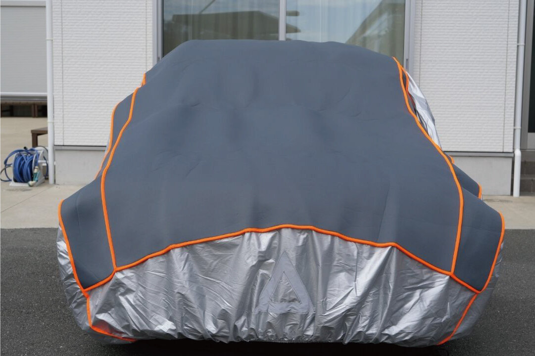 【愛車を守る】ボンネットがベコベコに……!? 5層構造の“雹”対策カバーをお守りに