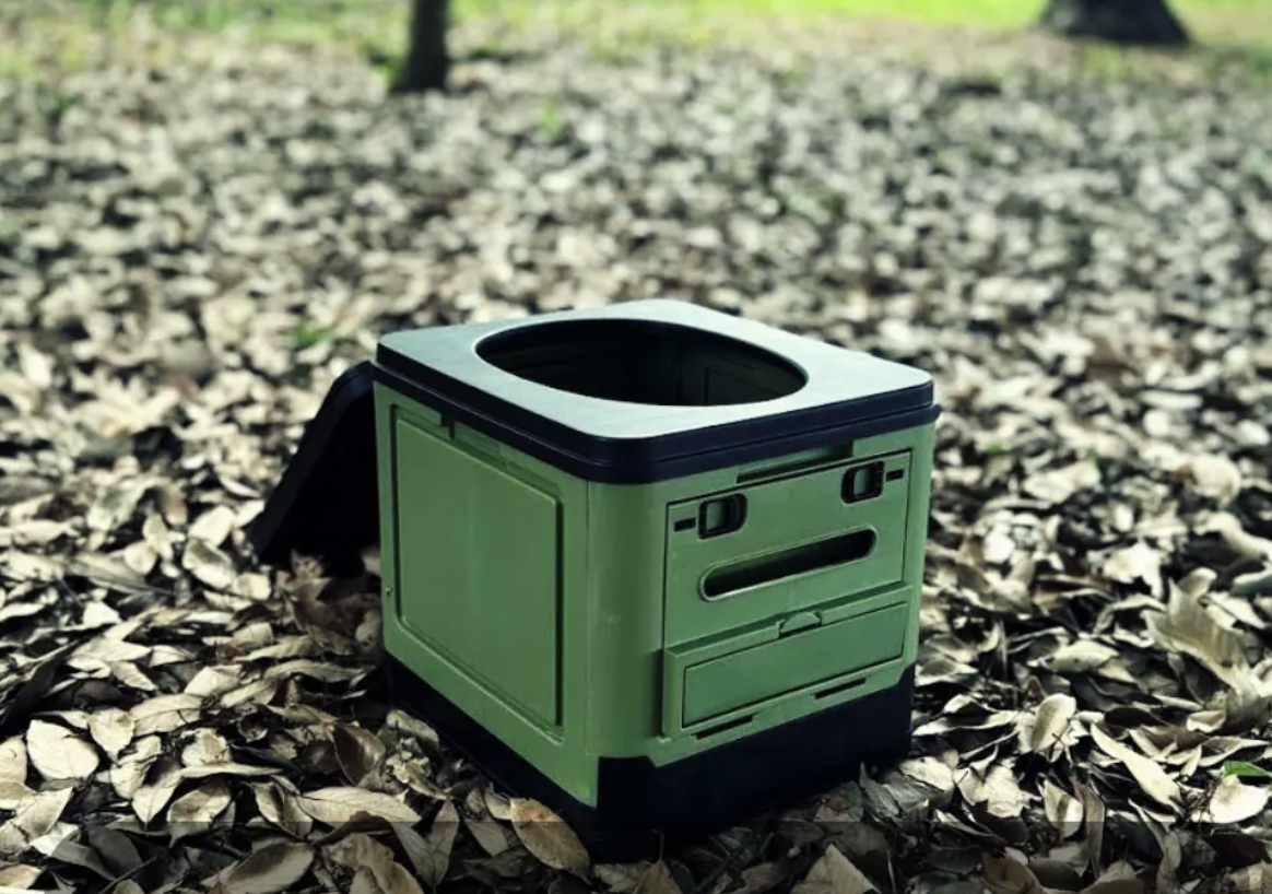 【Disaster Prevention】From camping to water outages! A Western-style portable toilet that can also be used as a chair or trash can.