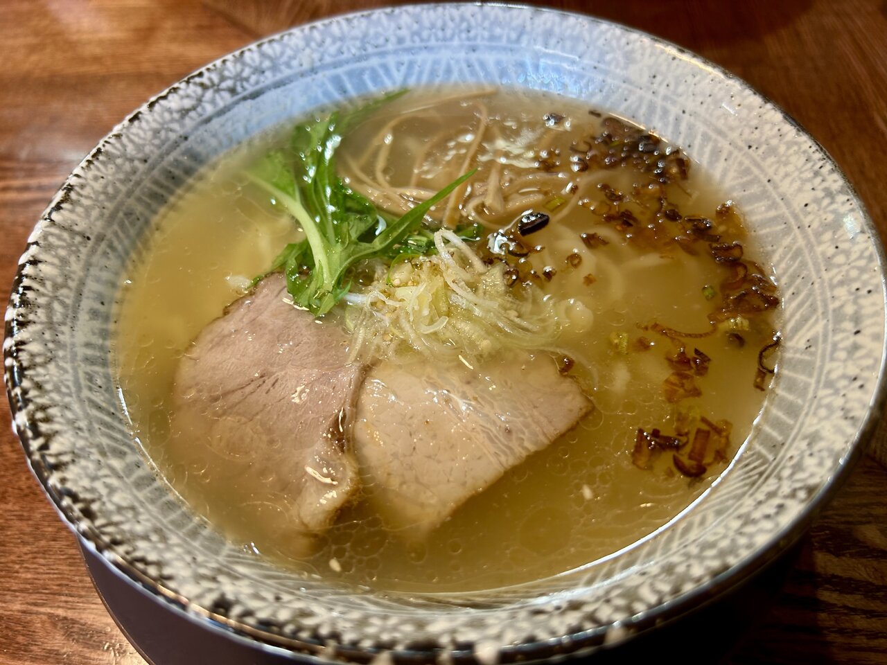 【週末ドライブ】ひっそりと佇む創業26年「麺工房 隠國 愛川本店」のラーメン、そして揚げパンを楽しむ旅
