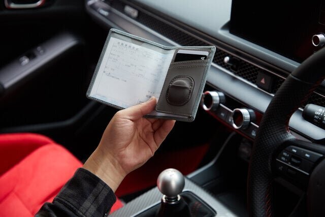All-in-one for digital inspection certificates, cards, and AirTag! A compact case that keeps the dashboard tidy