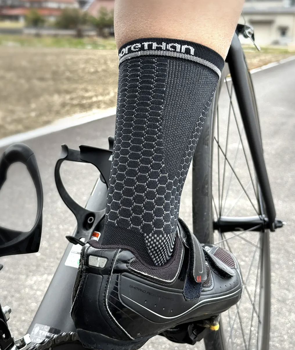 [Cycling] "Change your ride with 'socks'!? Focus on the hexagonal structure that reduces air resistance