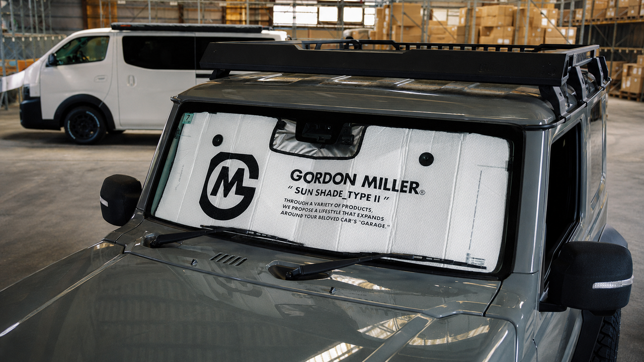 [Sunshade] Great graphic design! Just stick it on to reduce interior damage