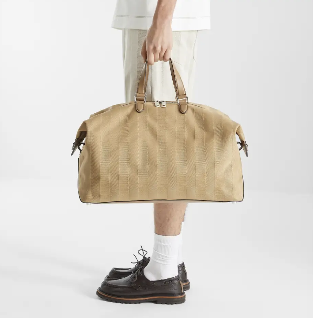 "Fendi Louis Duffel" New Color! Lightweight material suitable for an elegant "summer journey"
