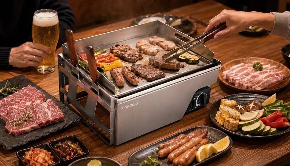 Watching the World Cup while enjoying "teppanyaki" is the best! Since it's foldable, you can also have outdoor BBQs.