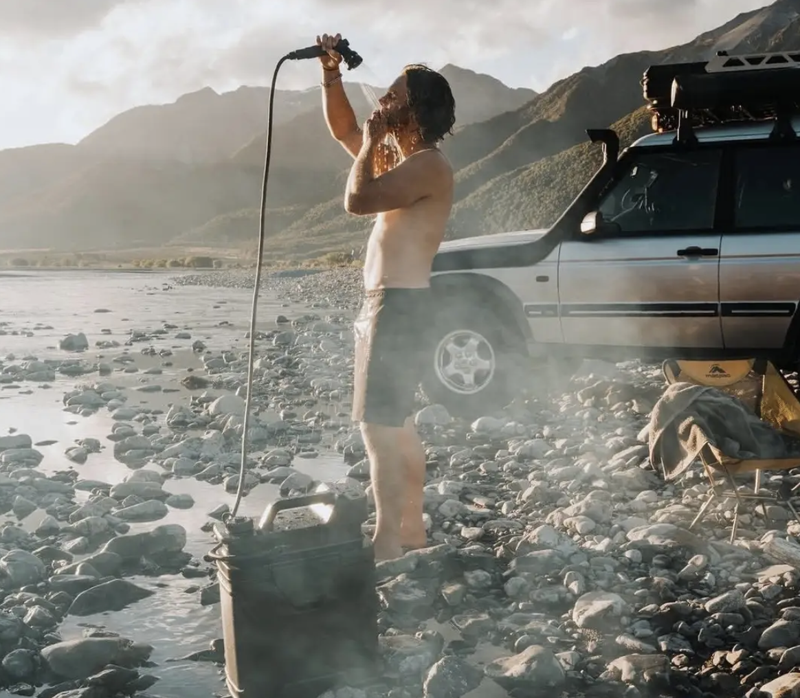 【Zero Electricity Cost】Warm water powered by sunlight alone! A portable shower that can be modularly expanded