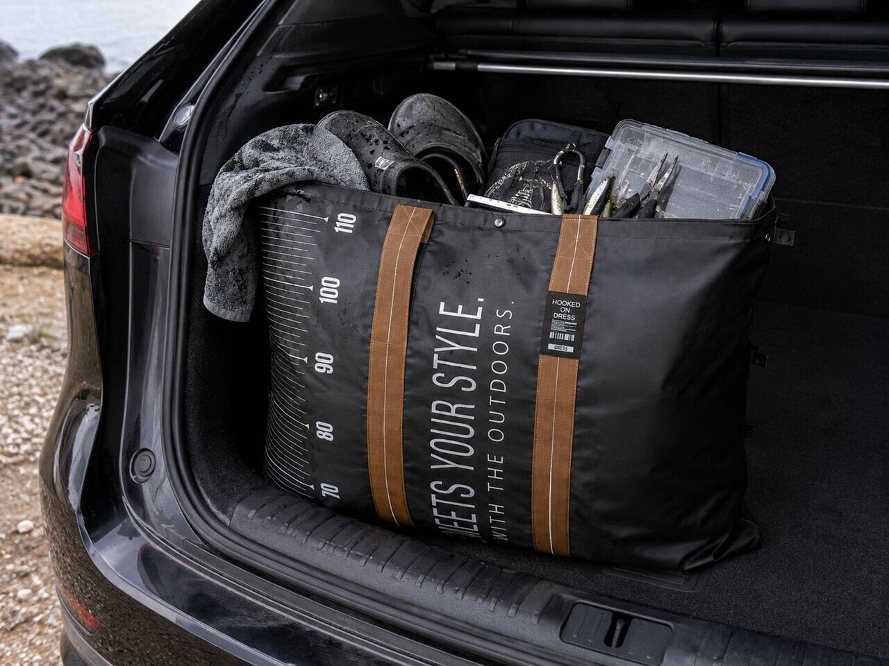 【In-Car】 From tote to seat, one bag serves 9 roles! A savior for loading wet & dirty gear