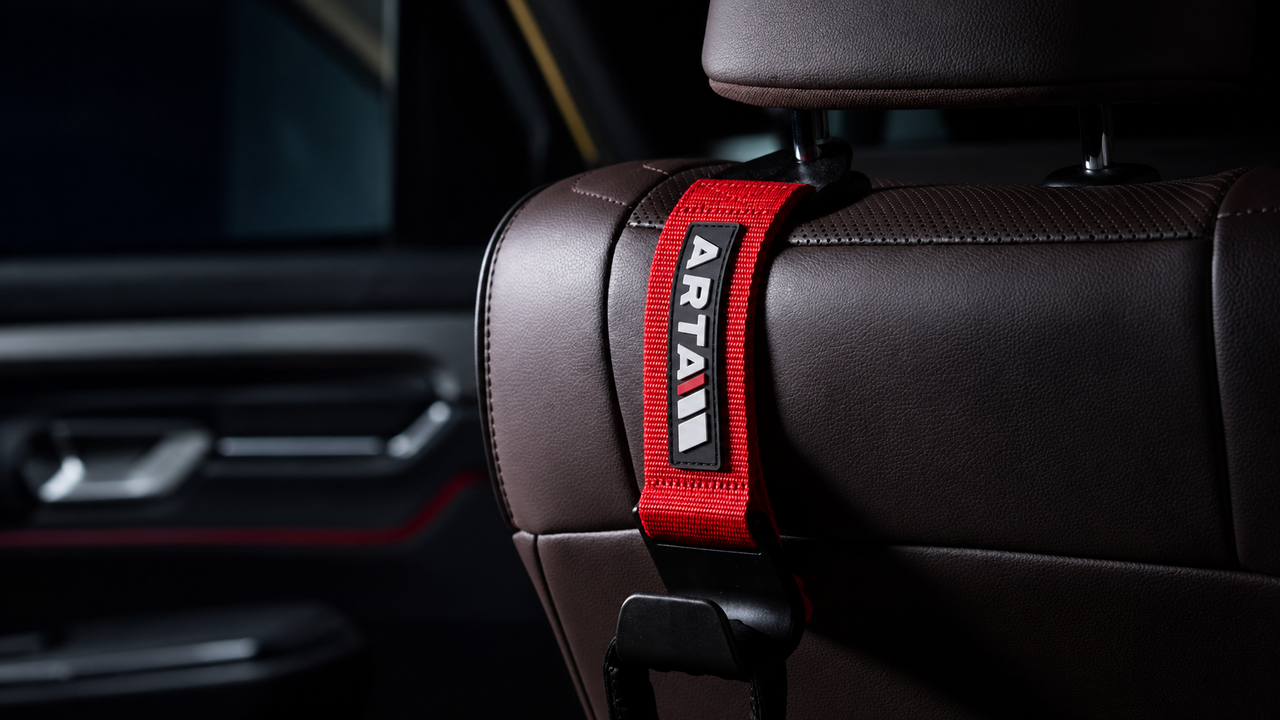 【In-Car Gear】Stylishly secure your baggage! A versatile strap inspired by "towing belts"