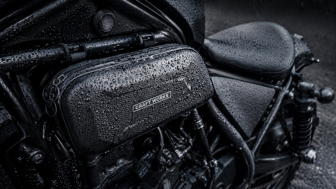 【Motorcycle】Increased storage! Easily open and close the engine side bag even while wearing gloves, making it incredibly convenient