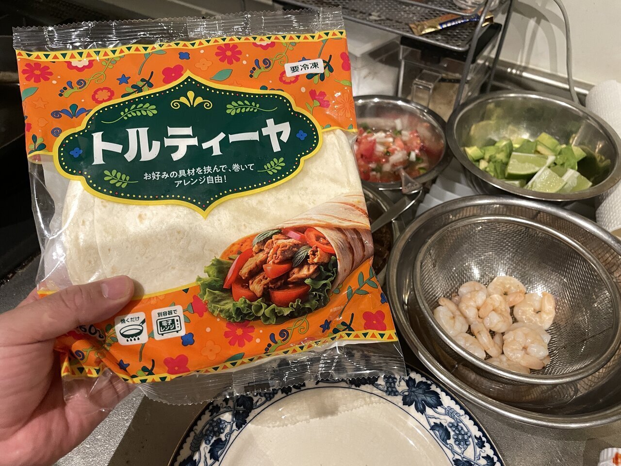 【Men's Kitchen】For Summer Parties! Enjoy Making Tacos with "Frozen Tortillas" Sold at the Wholesale Supermarket