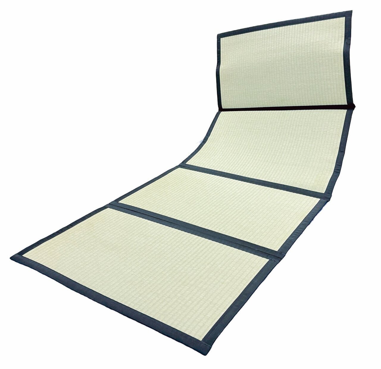 Having "tatami" for car camping is refreshing! The folding portable tatami mat is cool and nice