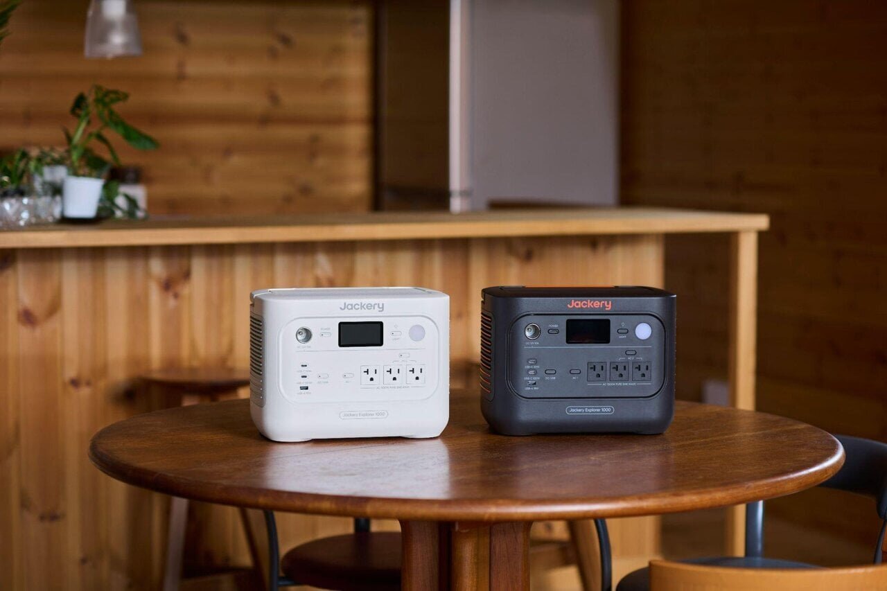 [Disaster Preparedness] Lightweight and compact yet capable of powering home appliances! A portable power station with 7 output ports is suitable for family use.