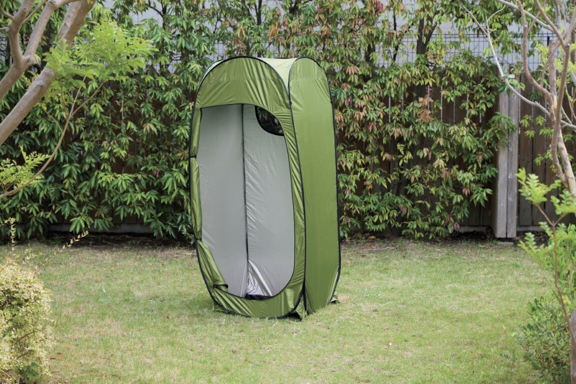 Sleeping in cars or camping, even in emergencies! A tent with a "ventilation window" that can be used vertically and horizontally is useful.