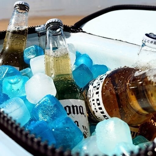 【溶けない氷】クーラーボックスが水浸しにならない!繰り返し使えてお財布にも優しいぞ
