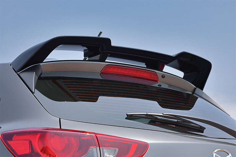 【Custom】The developer is also a Demio owner! Create a sporty rear profile with the "Rear Roof Spoiler."