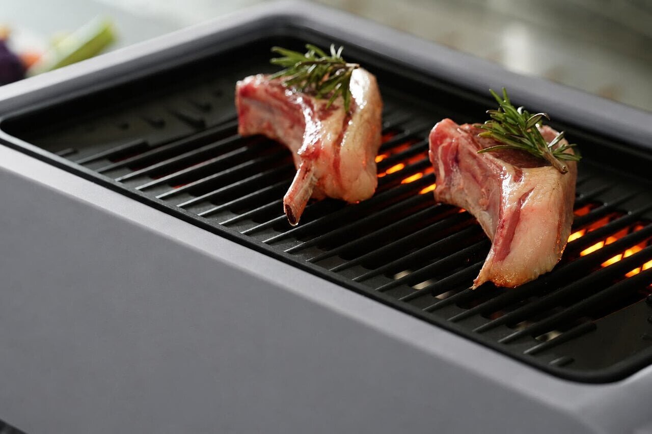 Hot days are perfect for home grilling! A popular low smoke grill collaboration color with "Journal Standard"